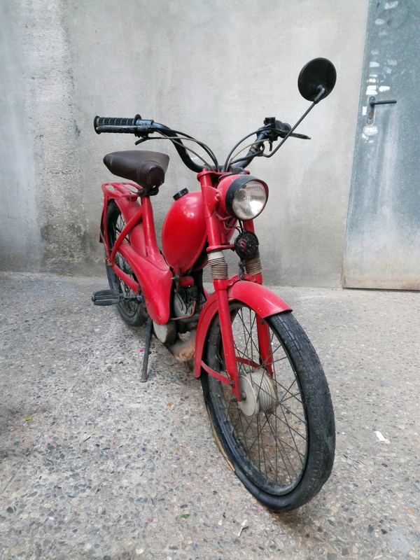 motocicleta ciclomotor metal por restaurar no func 98x61x106 1u